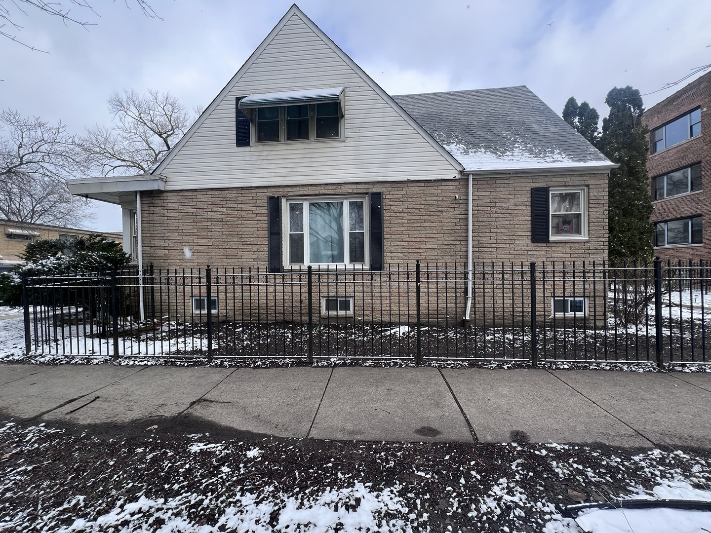 937 E 84th Place, Chicago, IL 60619