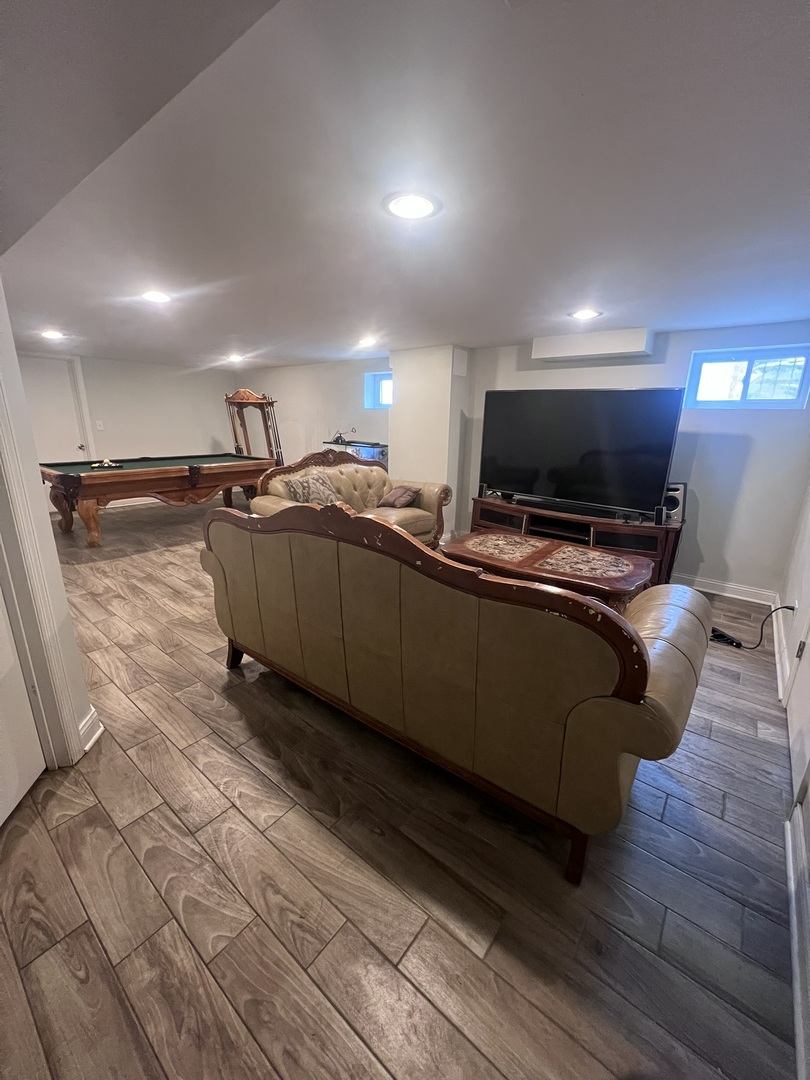 937 E 84th Place, Chicago, IL 60619