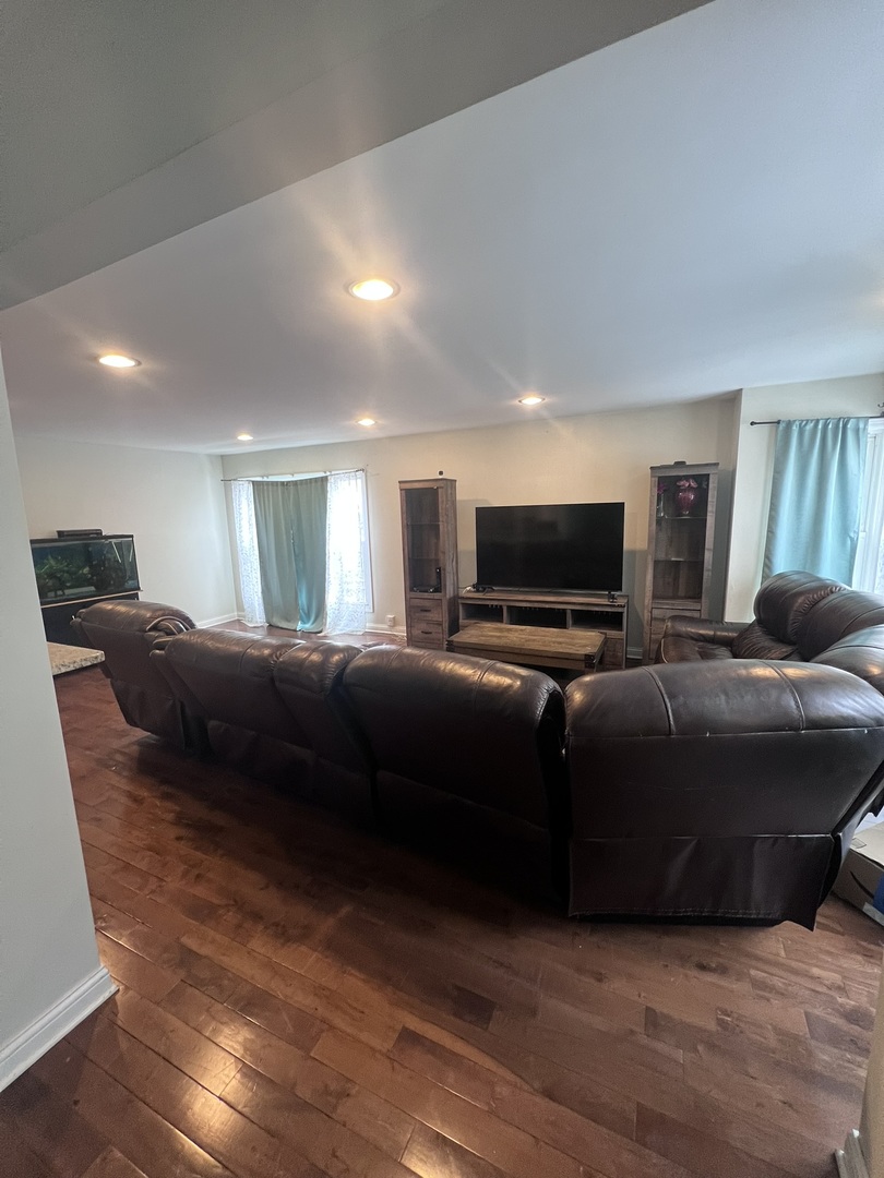 937 E 84th Place, Chicago, IL 60619