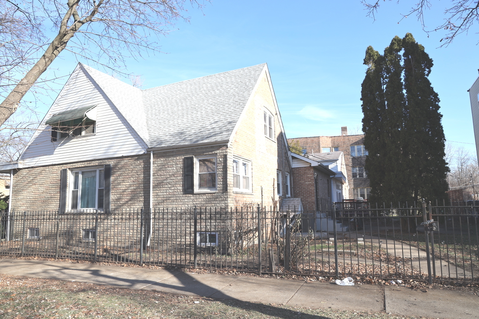 937 E 84th Place, Chicago, IL 60619