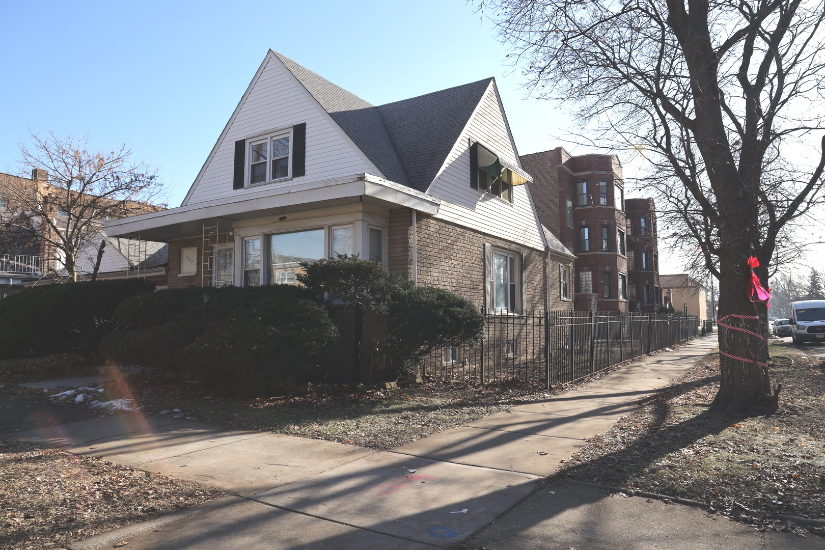 937 E 84th Place, Chicago, IL 60619