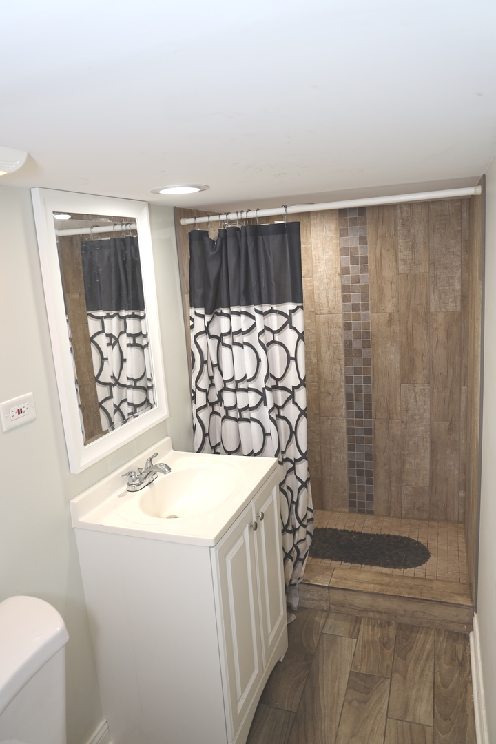 937 E 84th Place, Chicago, IL 60619