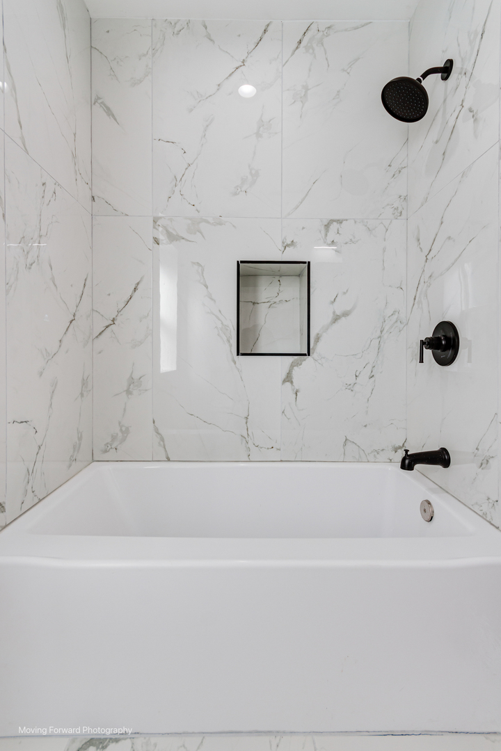 4941 W Iowa Street, Chicago, IL 60651