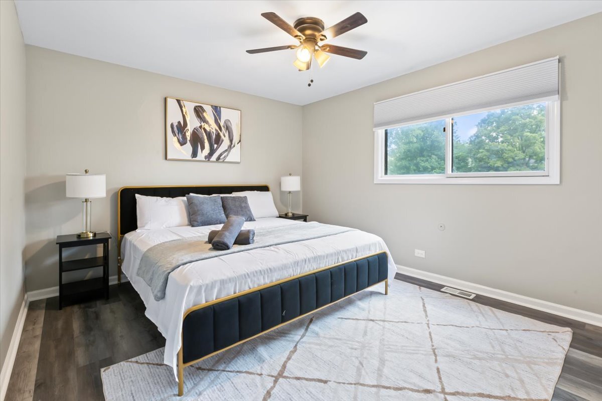 33W067 Bonnie Street, St. Charles, IL 60174