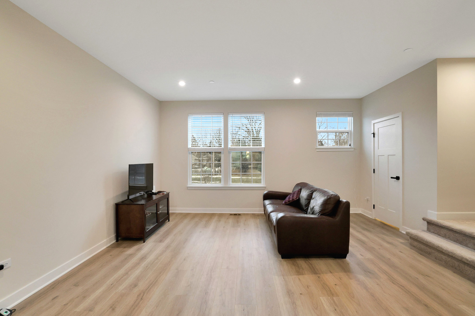 155 Canterbury Way, Lake Zurich, IL 60047