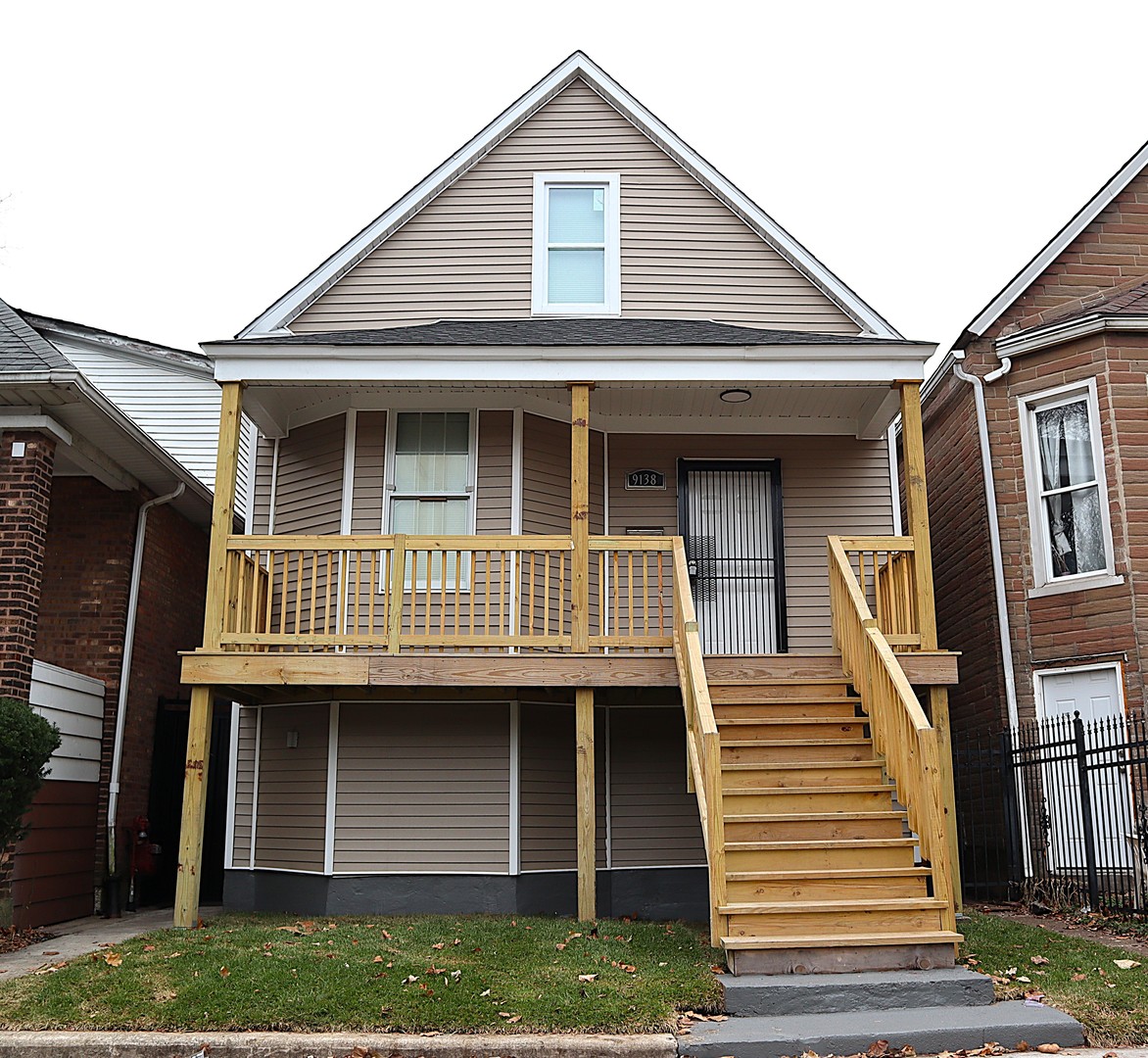 9138 S Essex Avenue, Chicago, IL 60617