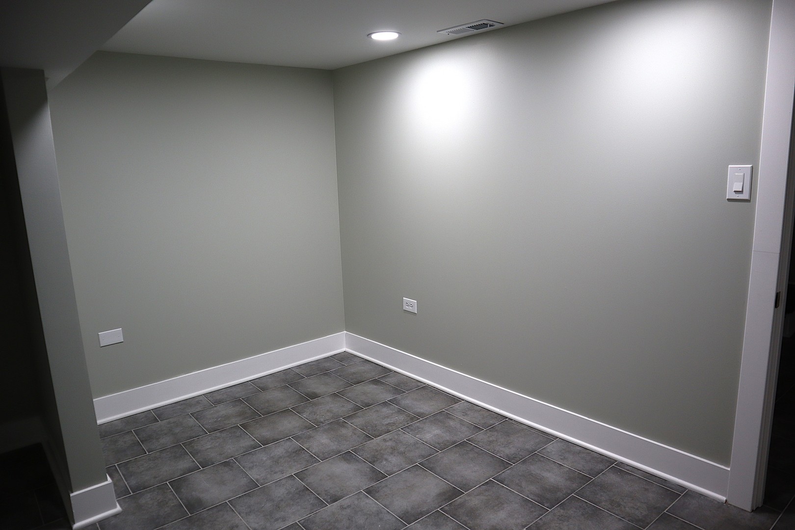 9138 S Essex Avenue, Chicago, IL 60617