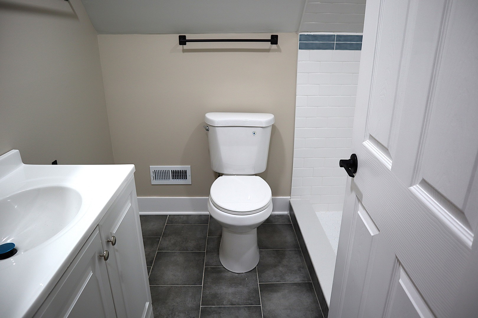 9138 S Essex Avenue, Chicago, IL 60617