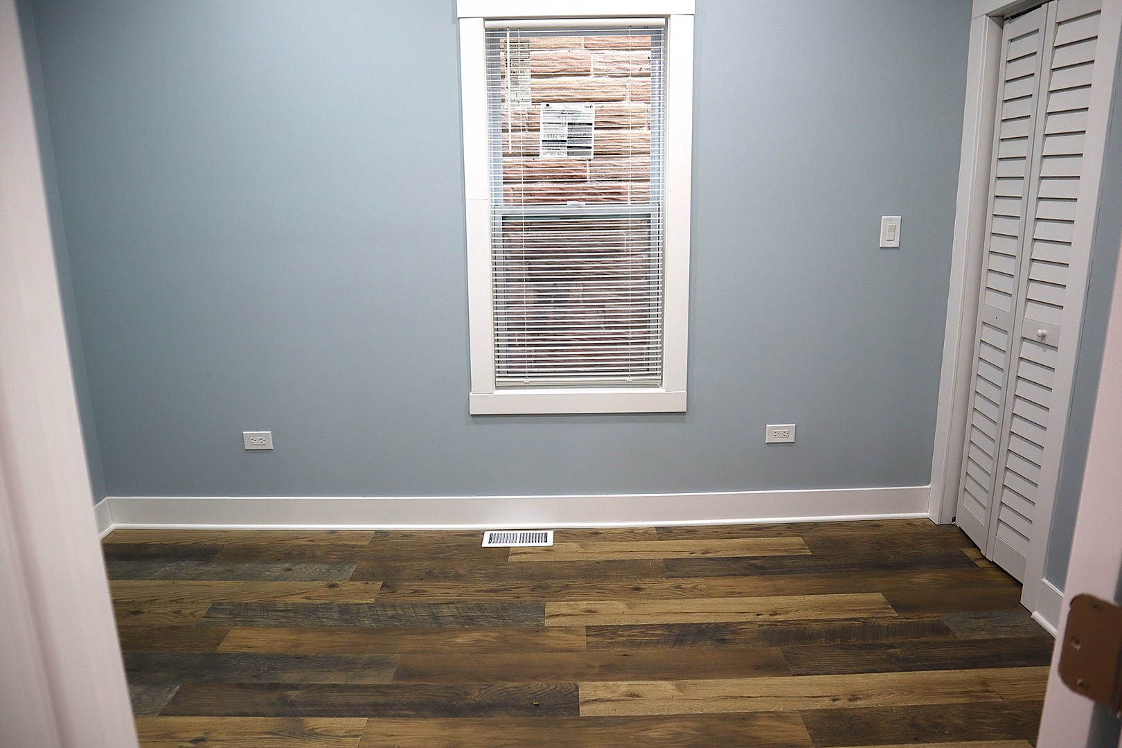 9138 S Essex Avenue, Chicago, IL 60617