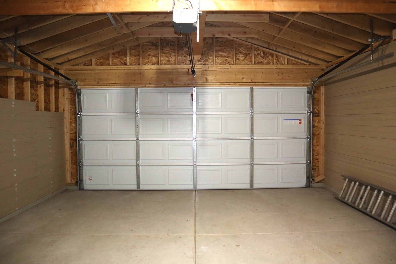 9138 S Essex Avenue, Chicago, IL 60617