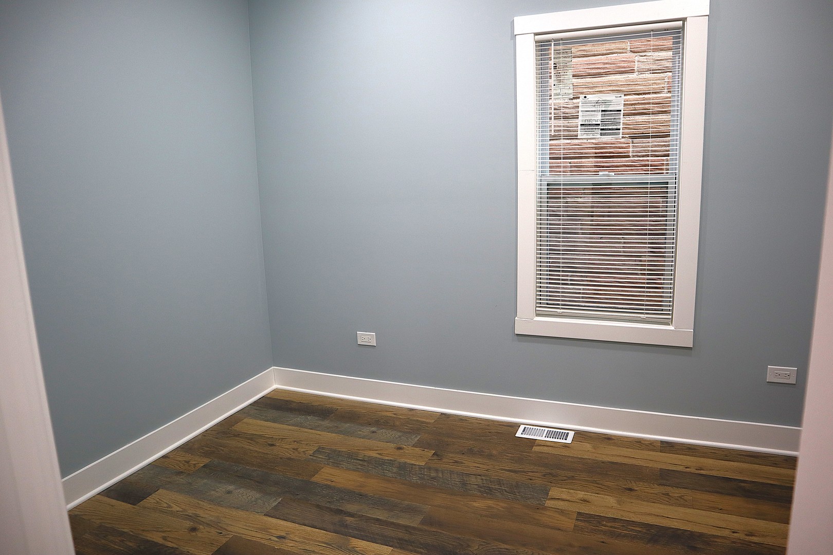 9138 S Essex Avenue, Chicago, IL 60617