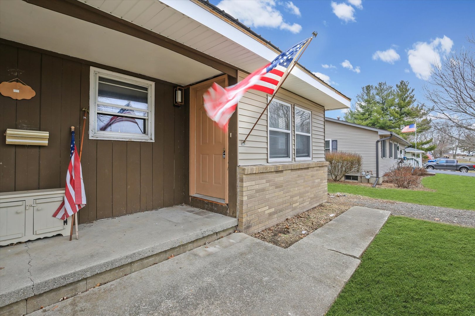 618 Meadow Lane Street, Leroy, IL 61752