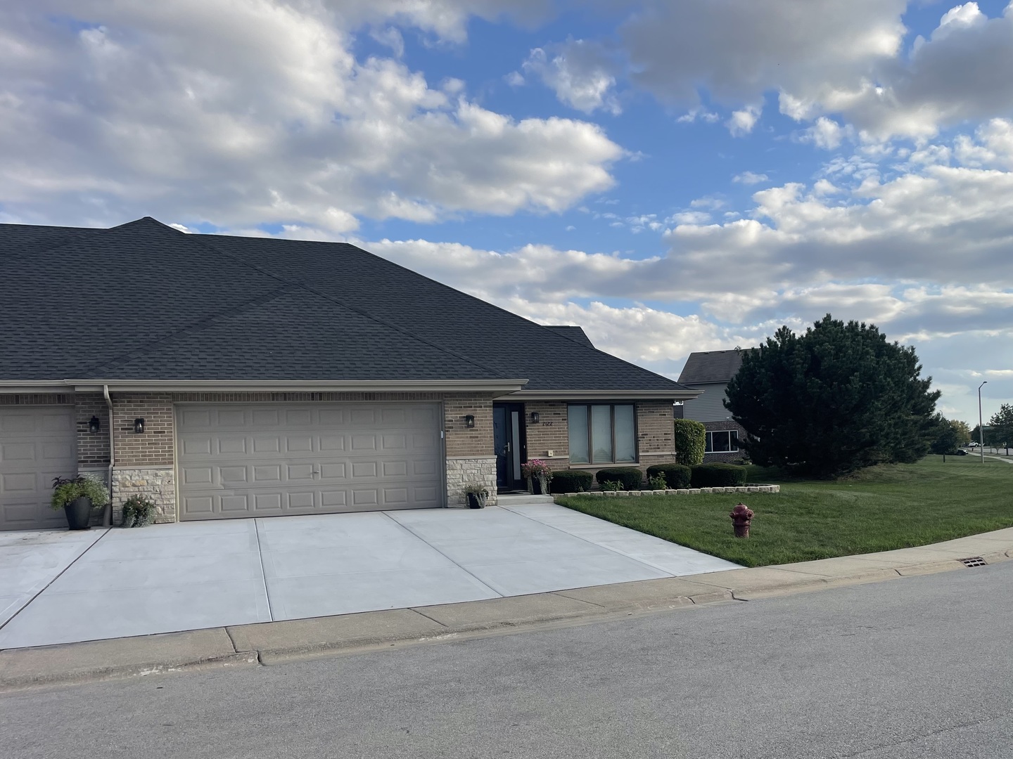 2122 Sky Harbor Drive, New Lenox, IL 60451