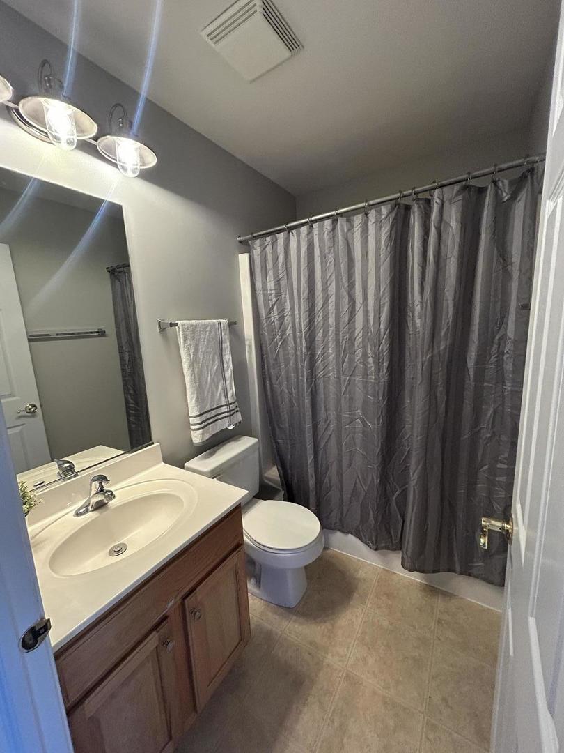 103 Enclave Circle #C, Bolingbrook, IL 60440