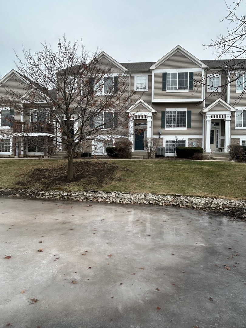 103 Enclave Circle #C, Bolingbrook, IL 60440