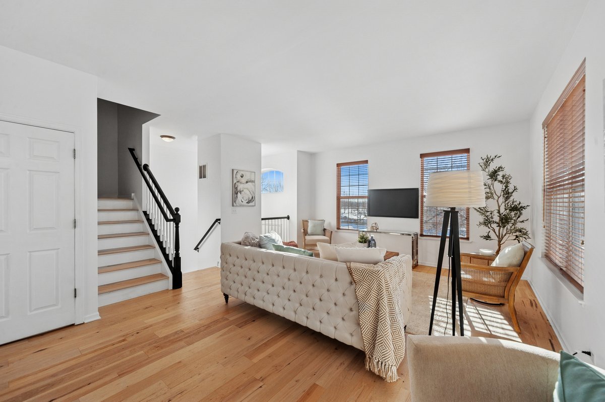 152 Jackson Street, Gilberts, IL 60136