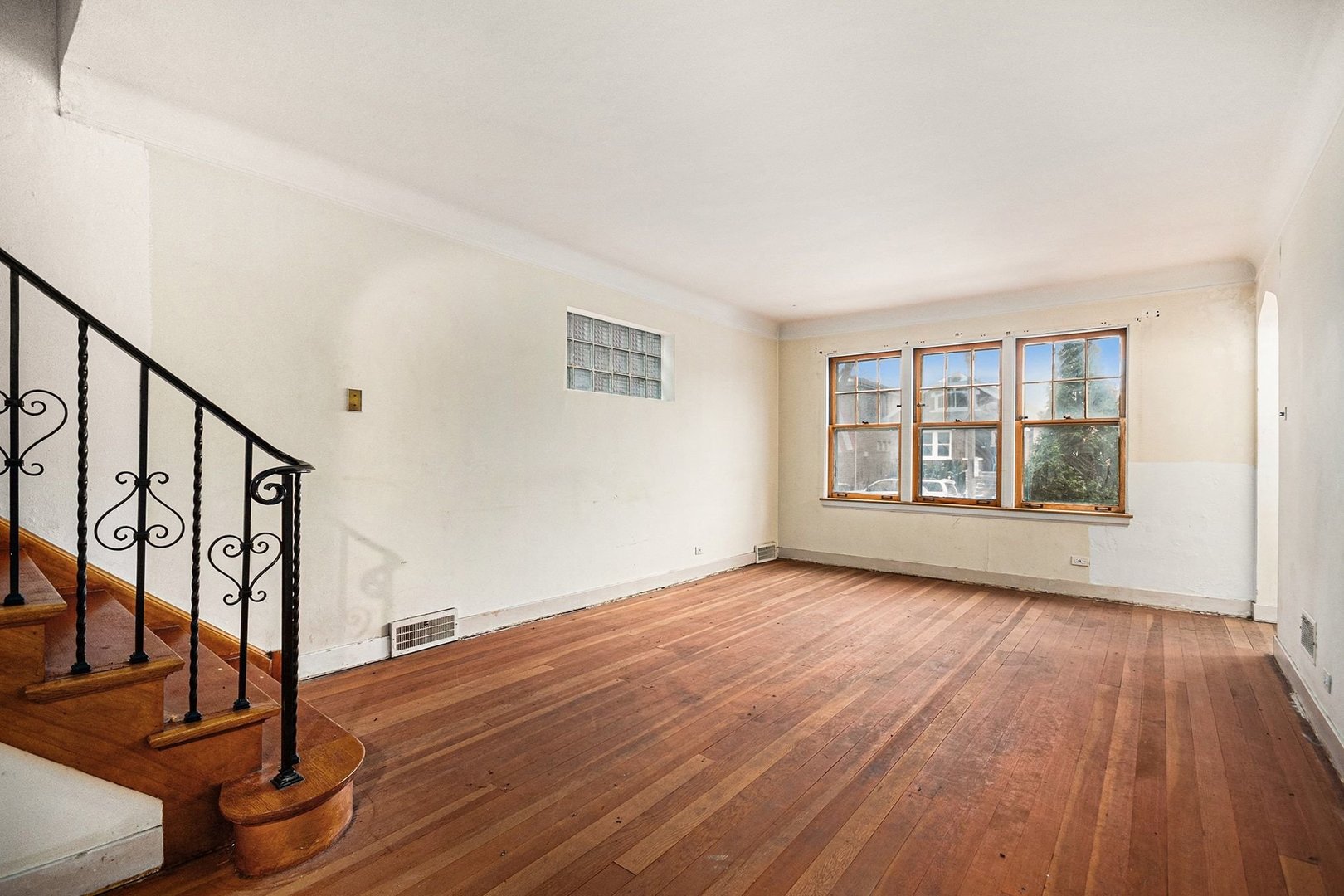 1637 Scoville Avenue, Berwyn, IL 60402