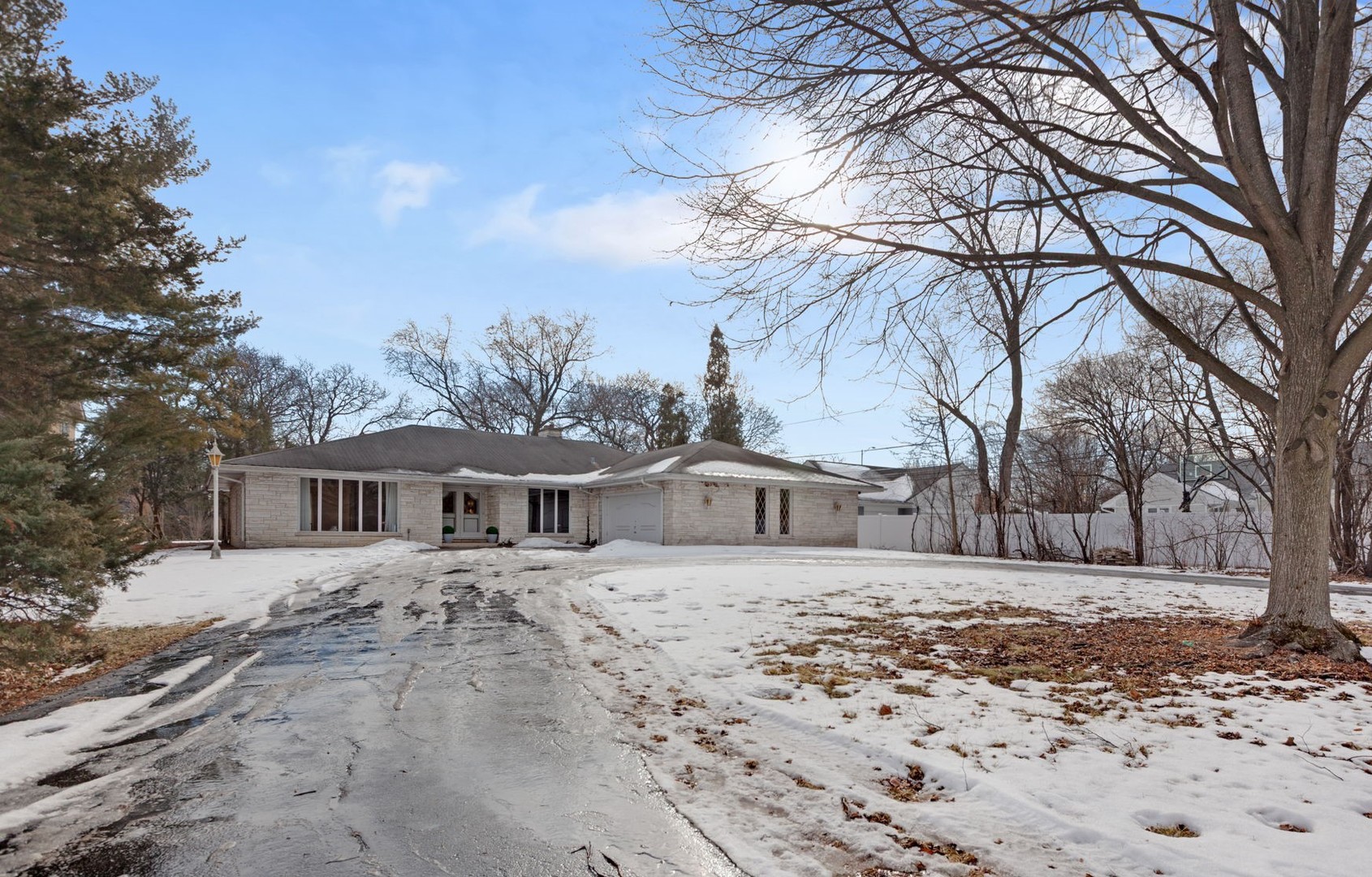 215 E Orchard Street, Arlington Heights, IL 60005