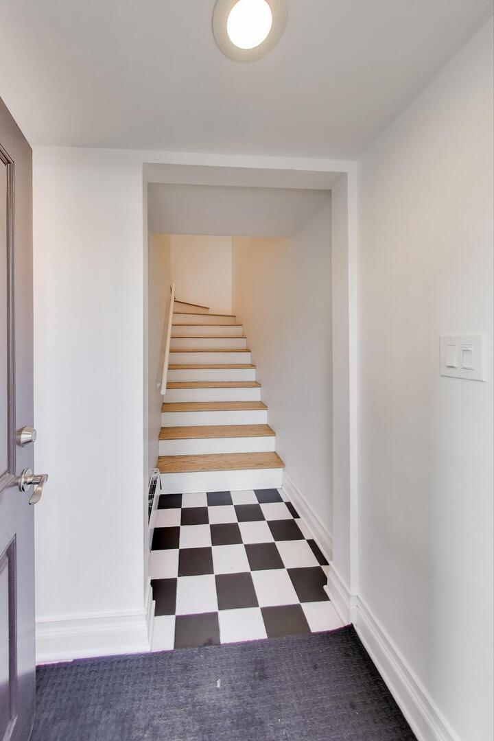 1402 N LaSalle Drive #1N, Chicago, IL 60610