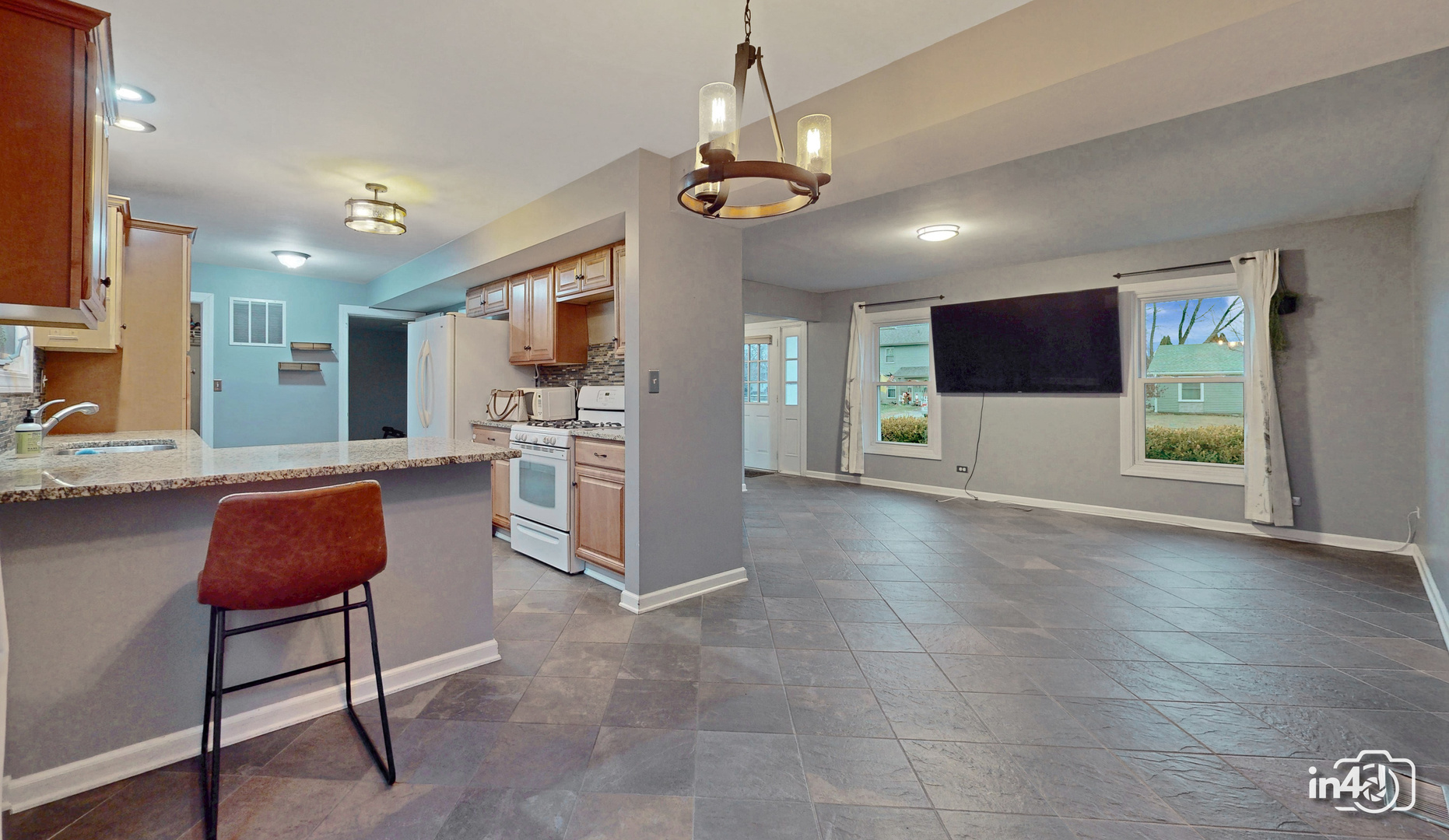 239 CAPITOL Drive, Bolingbrook, IL 60440