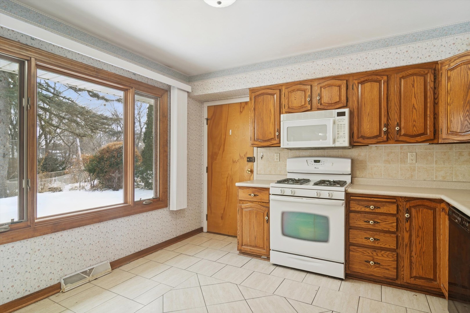 441 N MacArthur Drive, Palatine, IL 60074