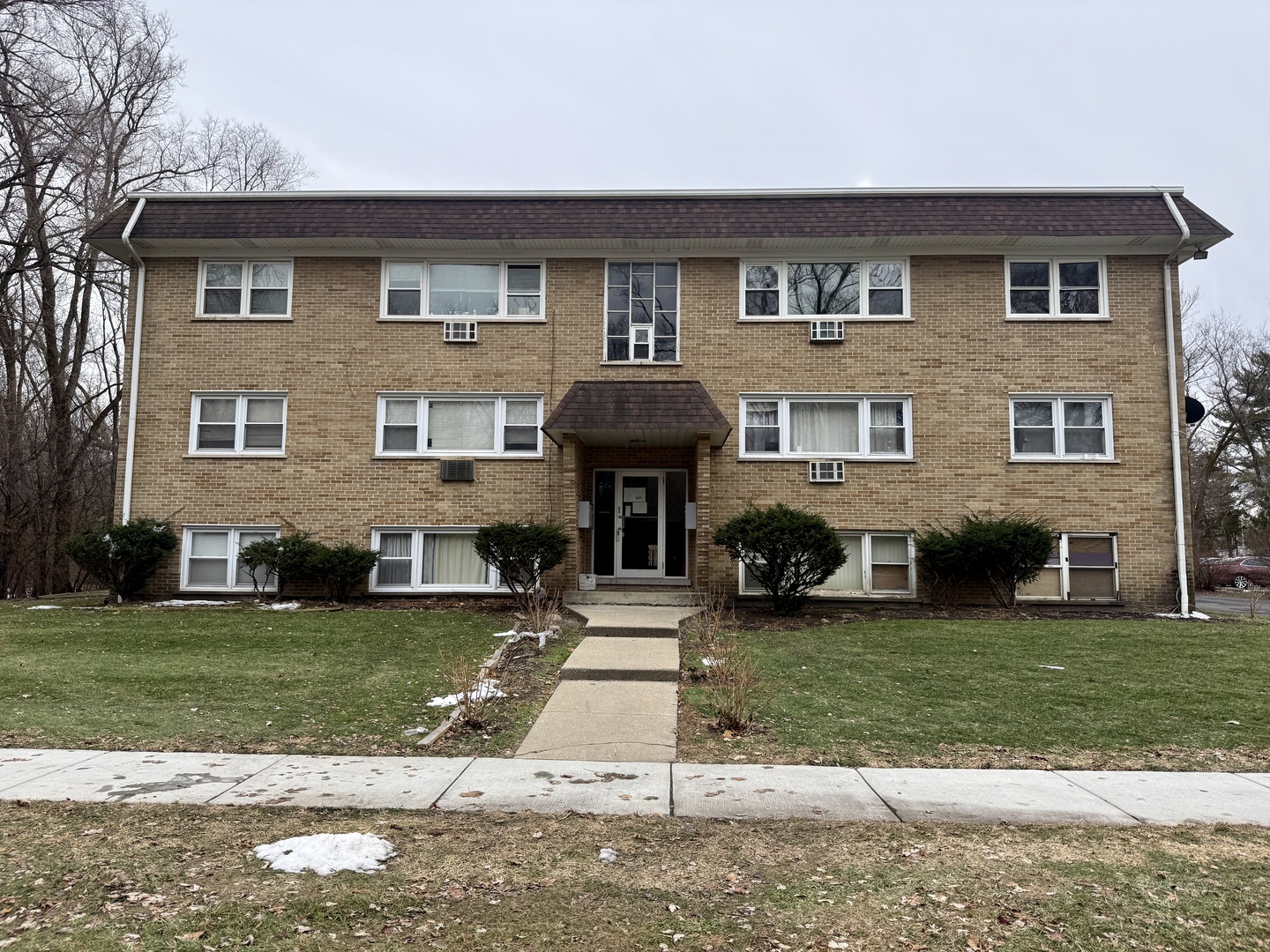 255 E OAK Street #8, Addison, IL 60101
