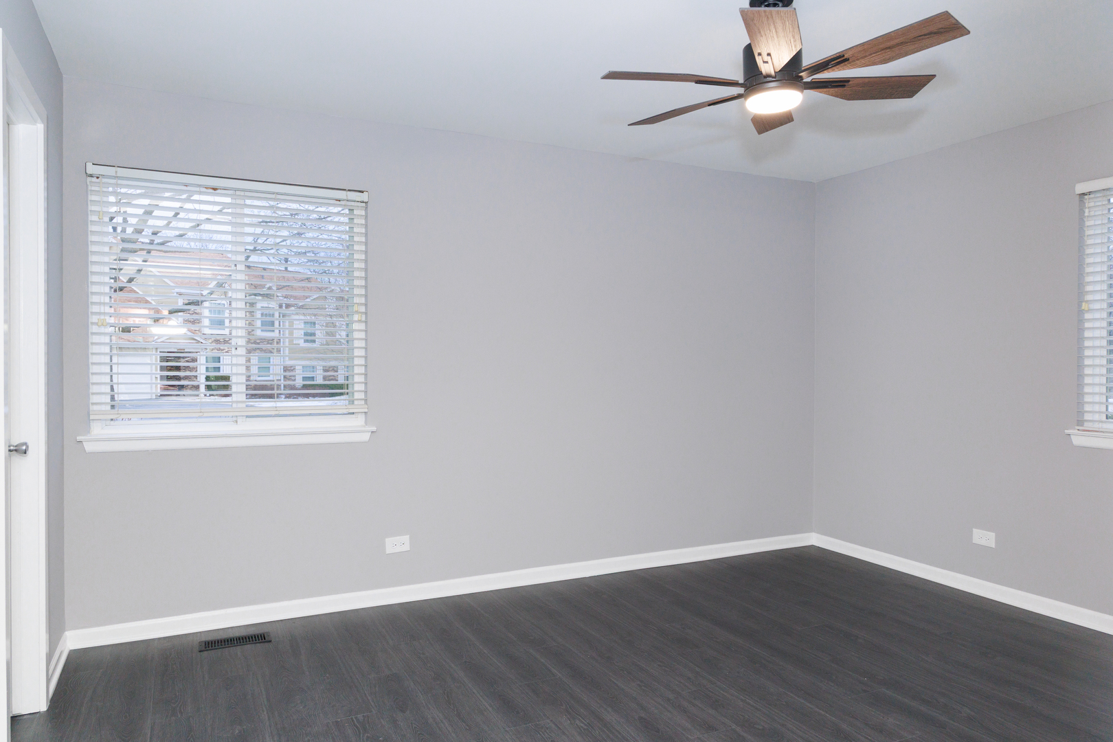 225 Thornapple Court #225, Buffalo Grove, IL 60089