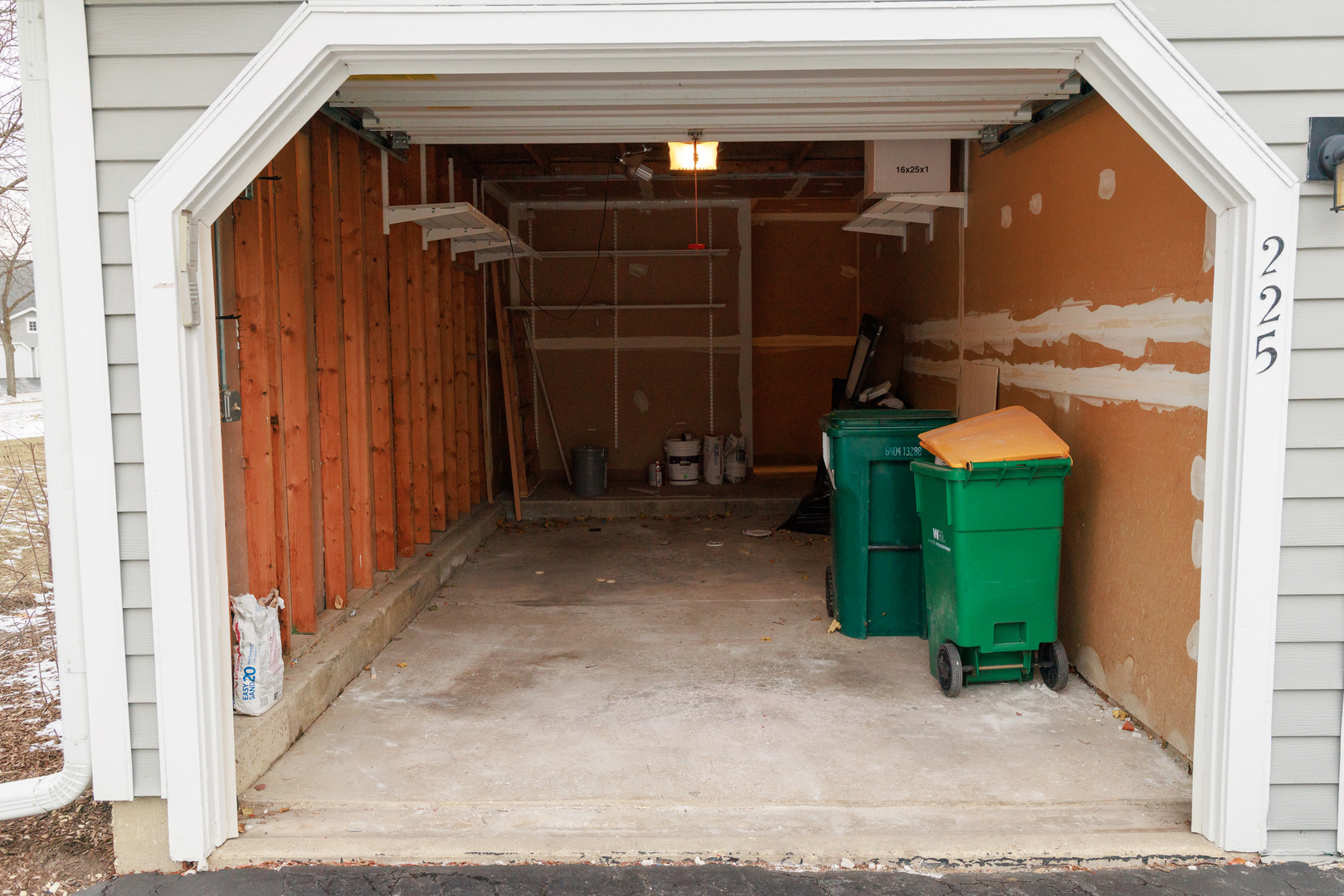 225 Thornapple Court #225, Buffalo Grove, IL 60089