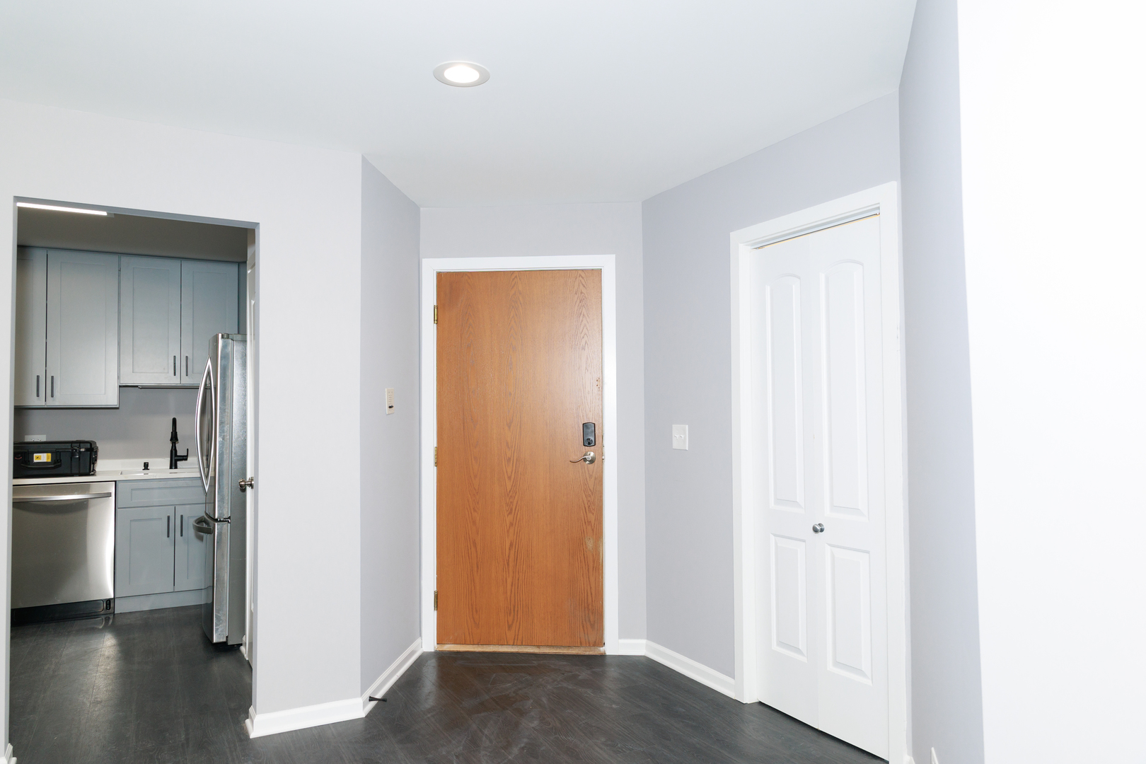 225 Thornapple Court #225, Buffalo Grove, IL 60089