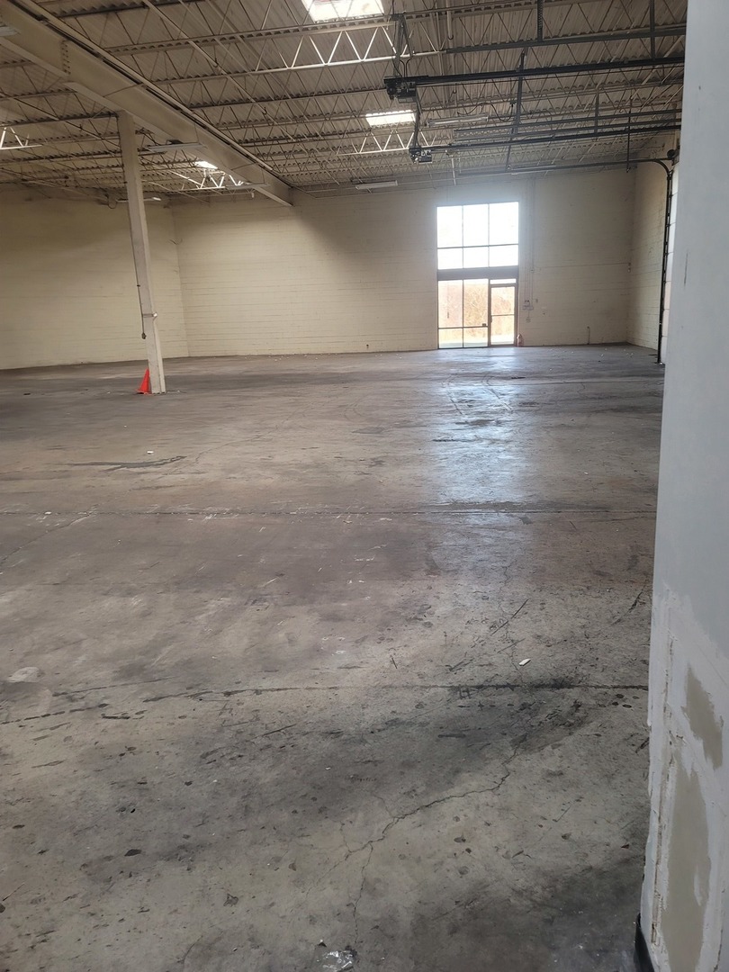 7651 W 100th Place, Bridgeview, IL 60455