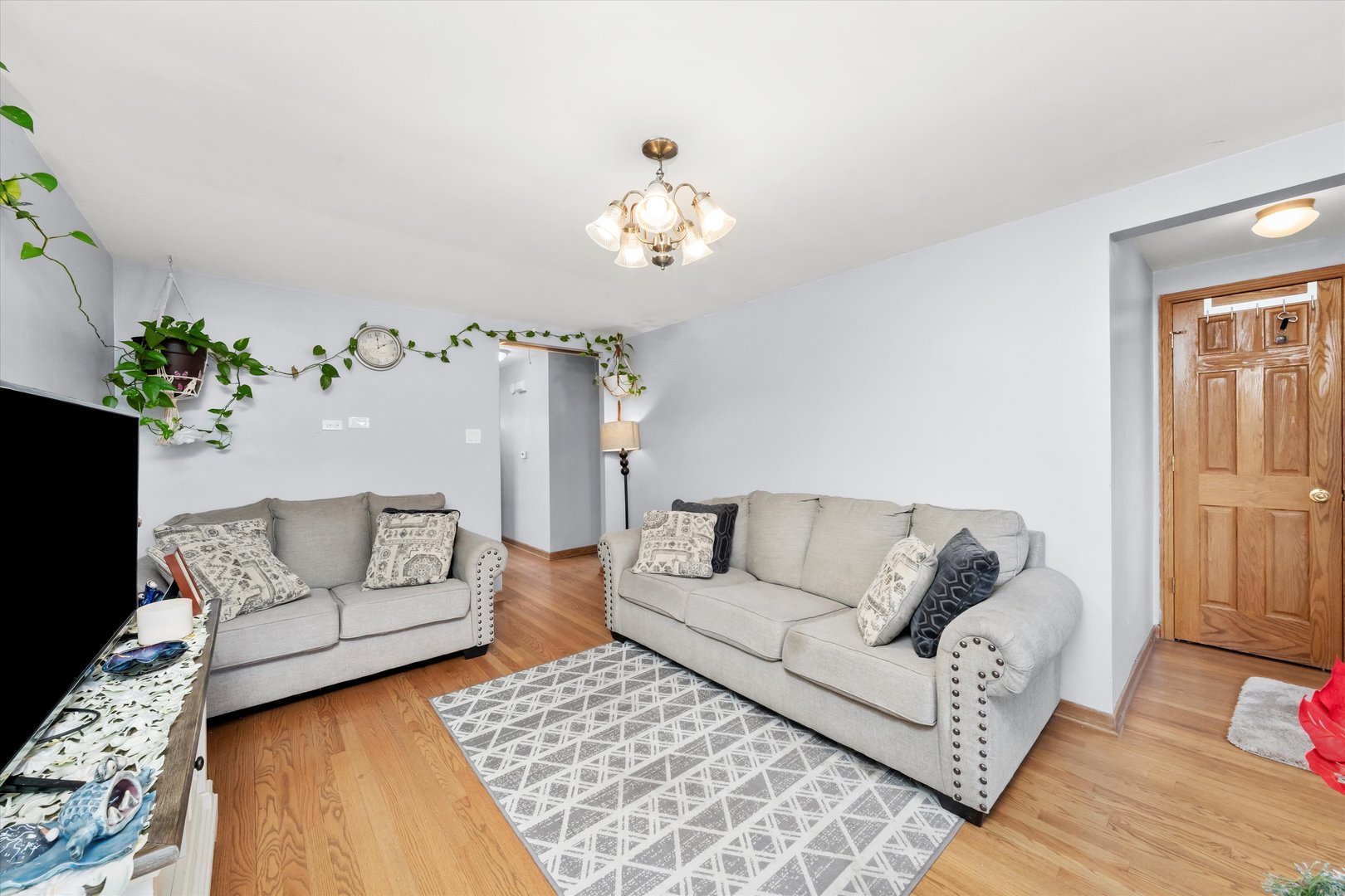 7726 Neenah Avenue, Burbank, IL 60459