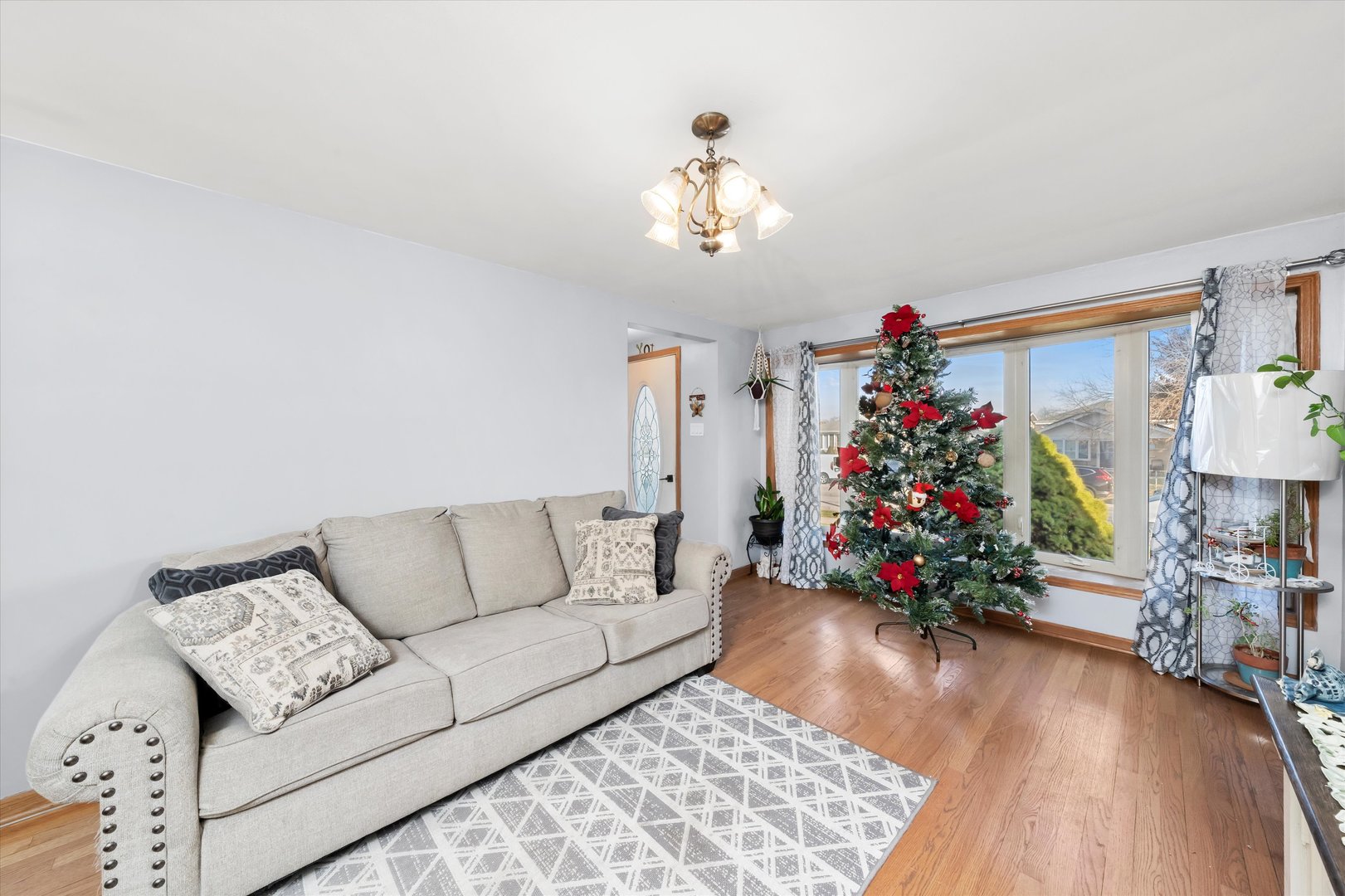 7726 Neenah Avenue, Burbank, IL 60459