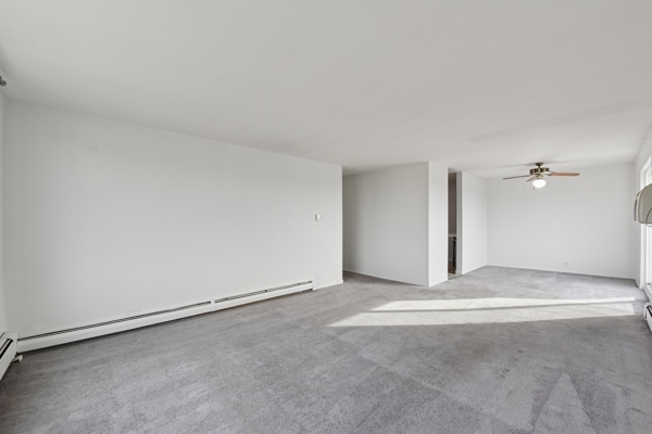 1880 Bonnie Lane #416, Hoffman Estates, IL 60169