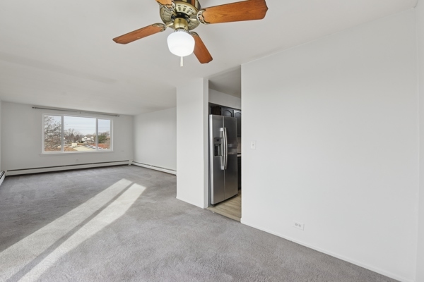 1880 Bonnie Lane #416, Hoffman Estates, IL 60169