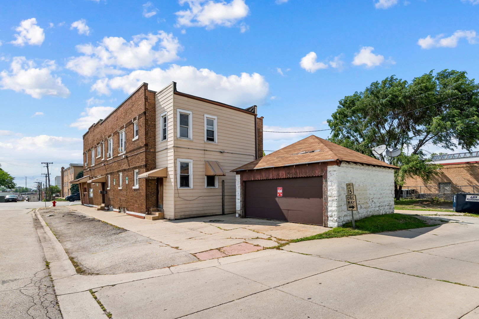 6021 S Archer Road, Summit, IL 60501