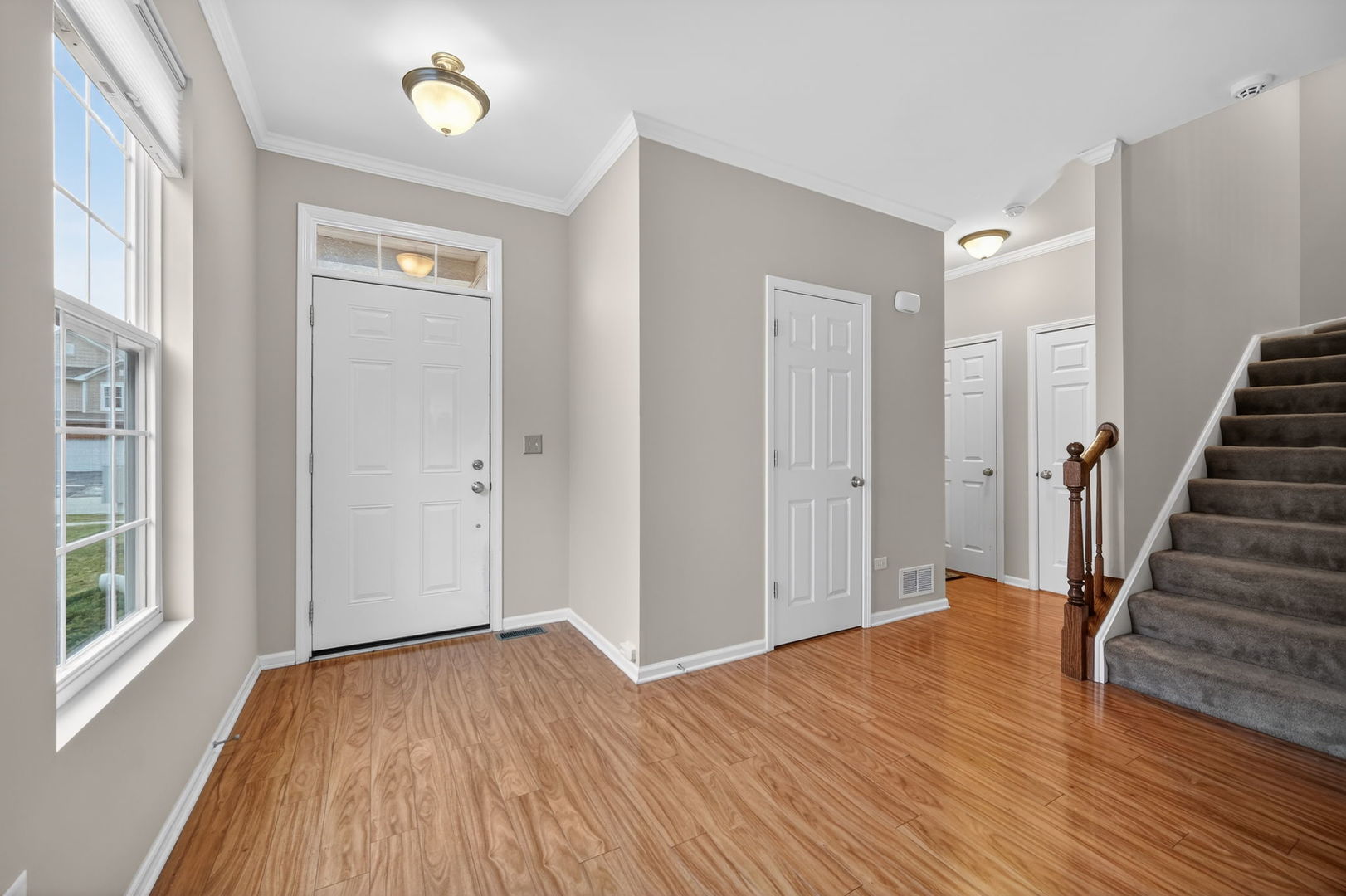 334 Buckingham Court, Lombard, IL 60148