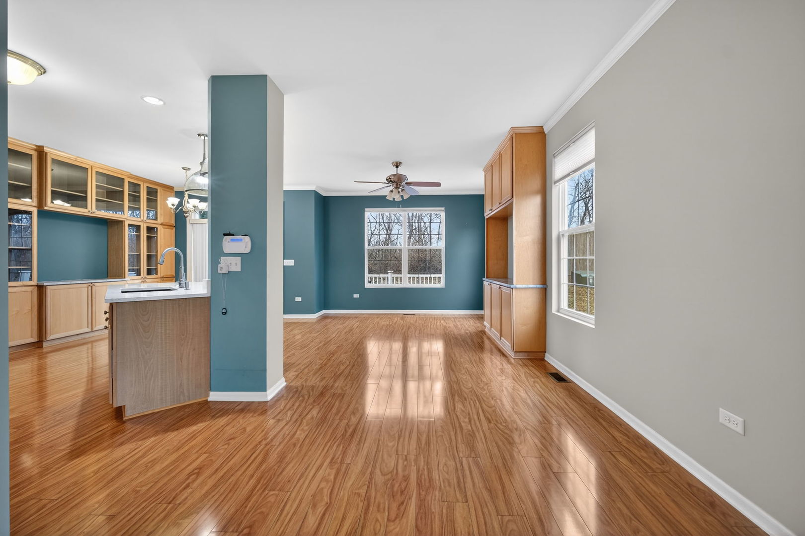 334 Buckingham Court, Lombard, IL 60148