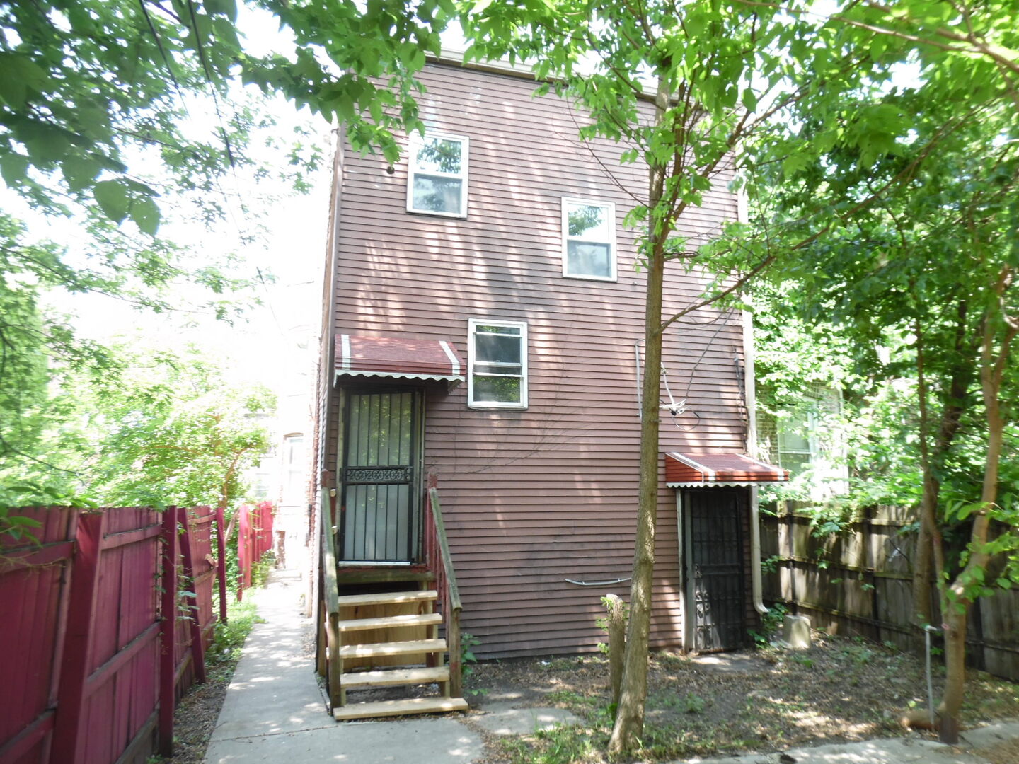 6347 S Eberhart Avenue, Chicago, IL 60637