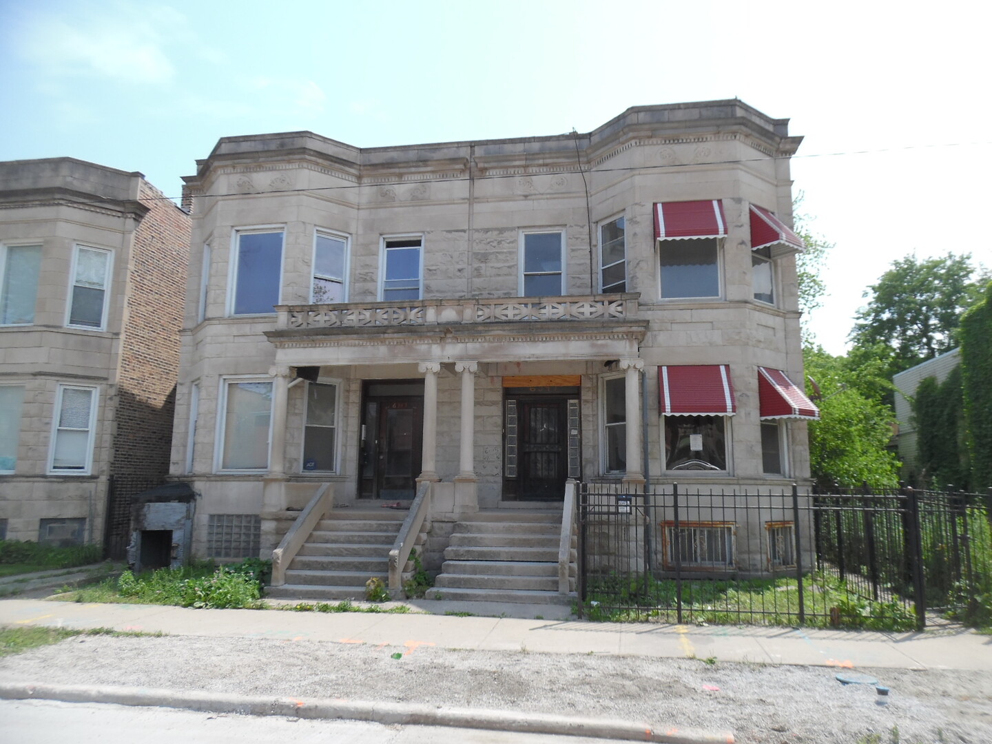 6347 S Eberhart Avenue, Chicago, IL 60637