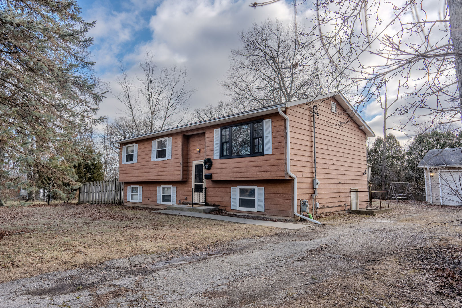 4149 W Oglesby Avenue, Gurnee, IL 60031