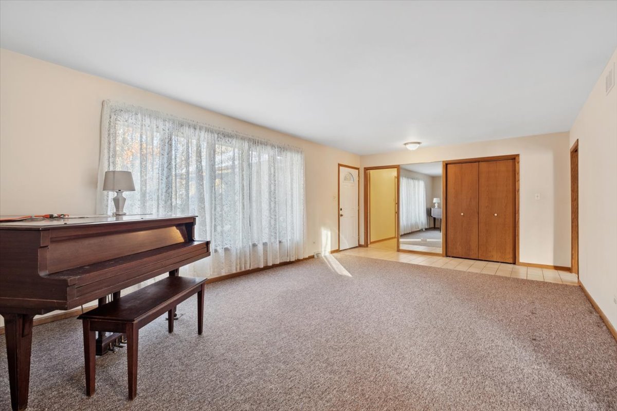 320 Garfield Avenue, New Lenox, IL 60451