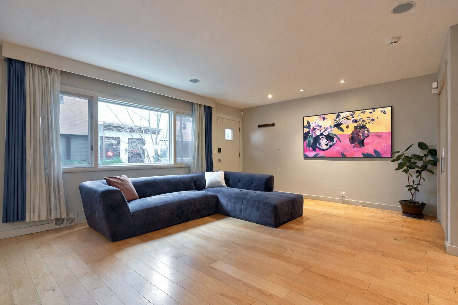 419 W Briar Place #B, Chicago, IL 60657