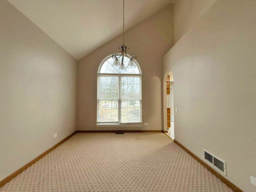 4797 Amber Circle, Hoffman Estates, IL 60192