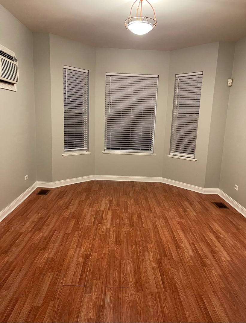 6627 S Evans Avenue, Chicago, IL 60637