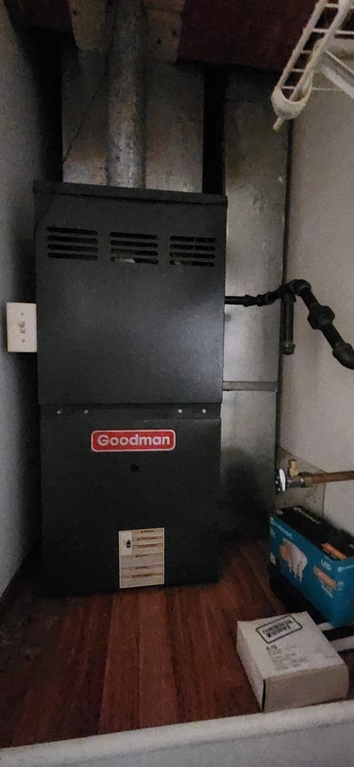 6627 S Evans Avenue, Chicago, IL 60637