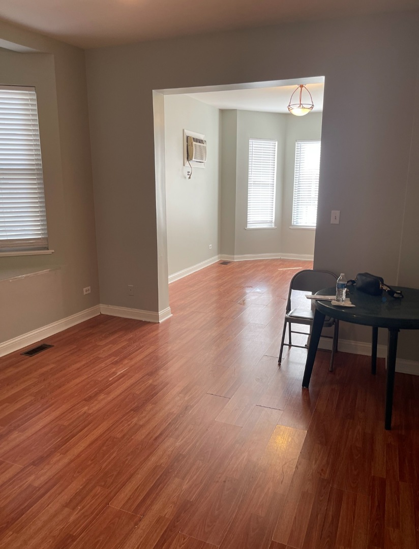 6627 S Evans Avenue, Chicago, IL 60637