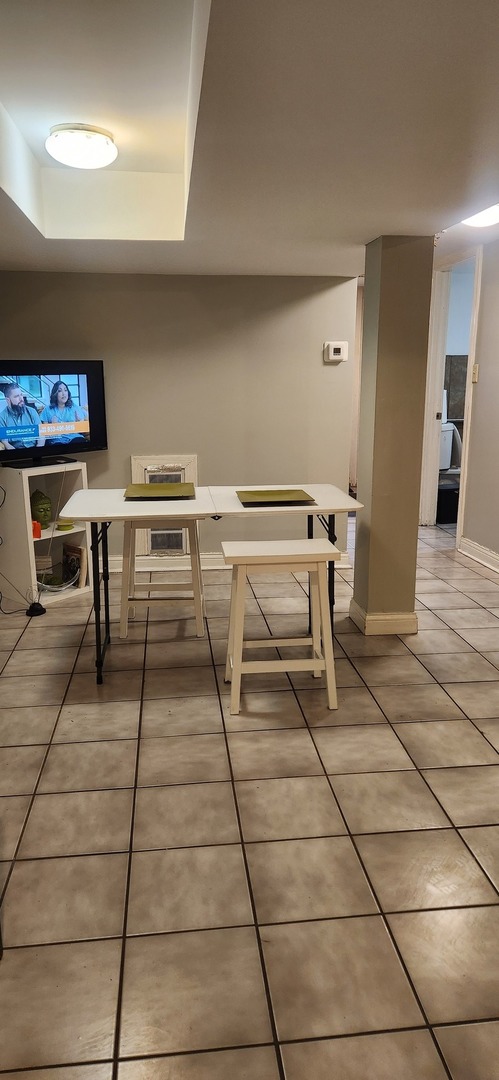 6627 S Evans Avenue, Chicago, IL 60637