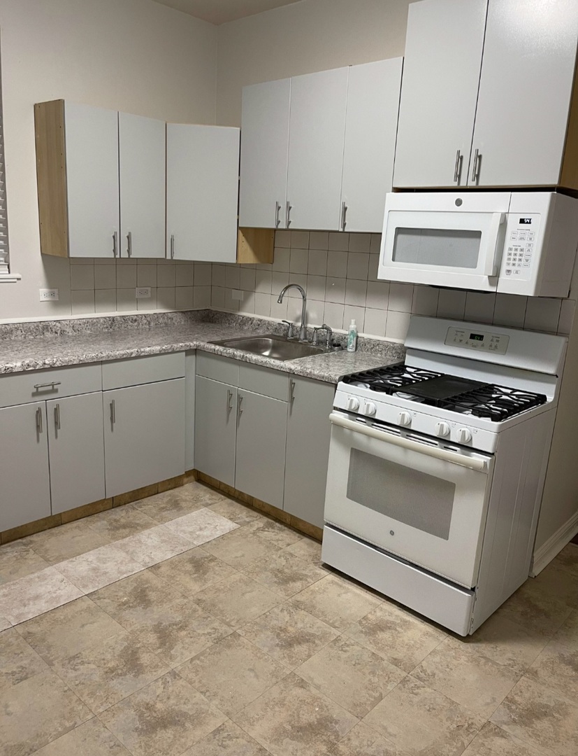 6627 S Evans Avenue, Chicago, IL 60637