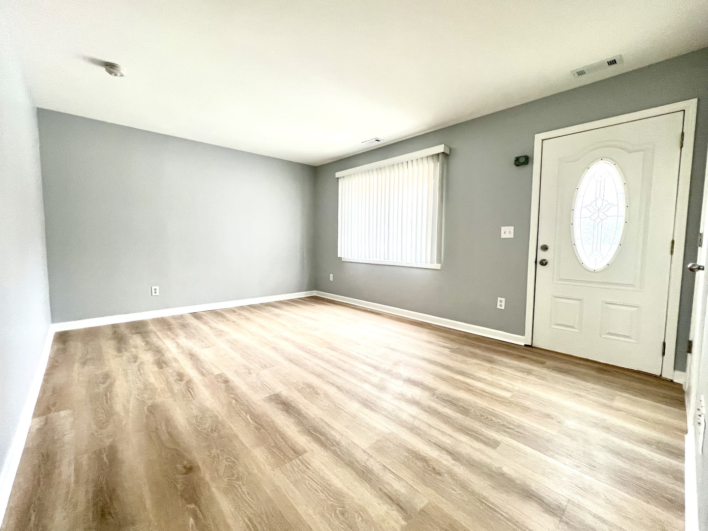 210 Willow Road, Streamwood, IL 60107