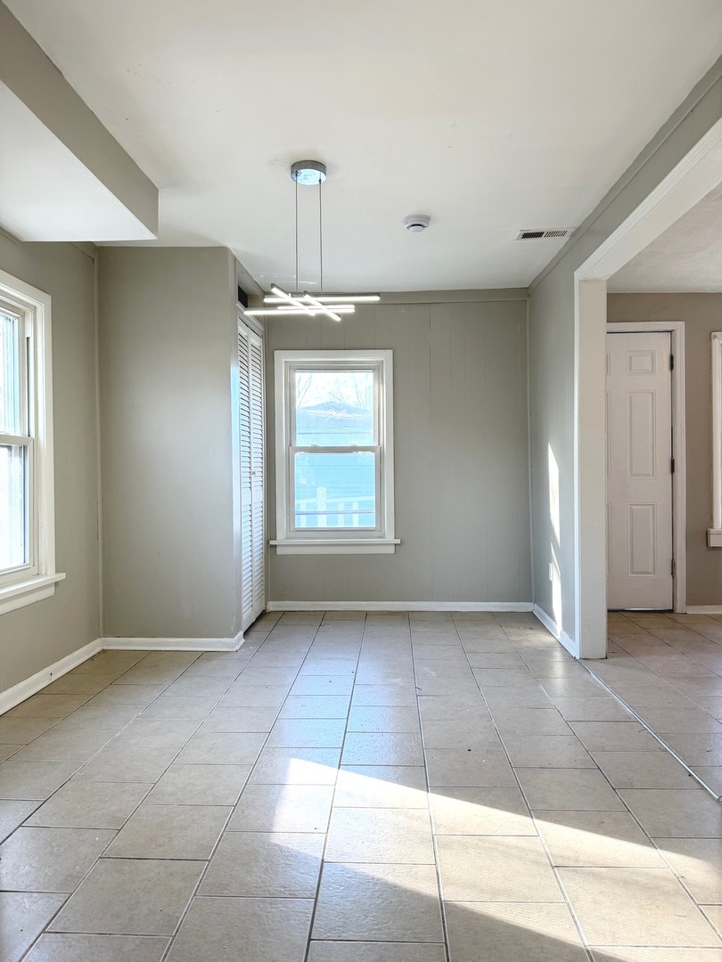 38 N Rebecca Street, Glenwood, IL 60425